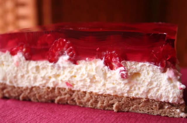 Przepis na ciasto z kremem mascarpone, które zachwyci każdego smakosza Przepis na ciasto z kremem mascarpone, które zachwyci każdego smakosza
