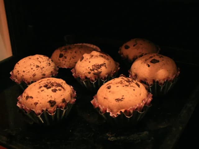 Jak długo piec muffinki, by uniknąć zakalca i uzyskać idealną konsystencję Jak długo piec muffinki, by uniknąć zakalca i uzyskać idealną konsystencję