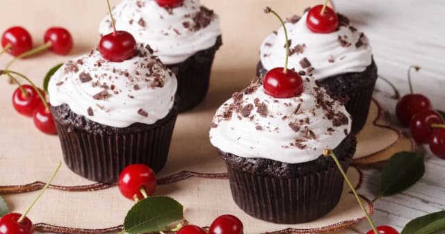 Czym ozdobić muffinki, aby zachwycić gości i urozmaicić smak Czym ozdobić muffinki, aby zachwycić gości i urozmaicić smak
